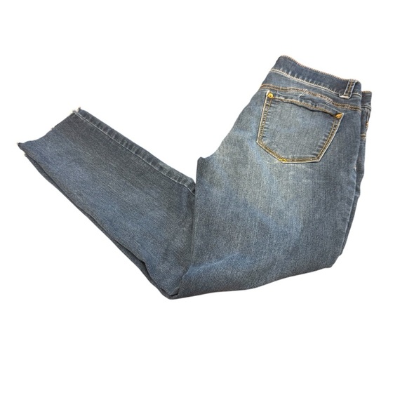 Democracy size 6 AB technology Blue Skinny Leg Jeans with Distressed Look - Picture 1 of 10